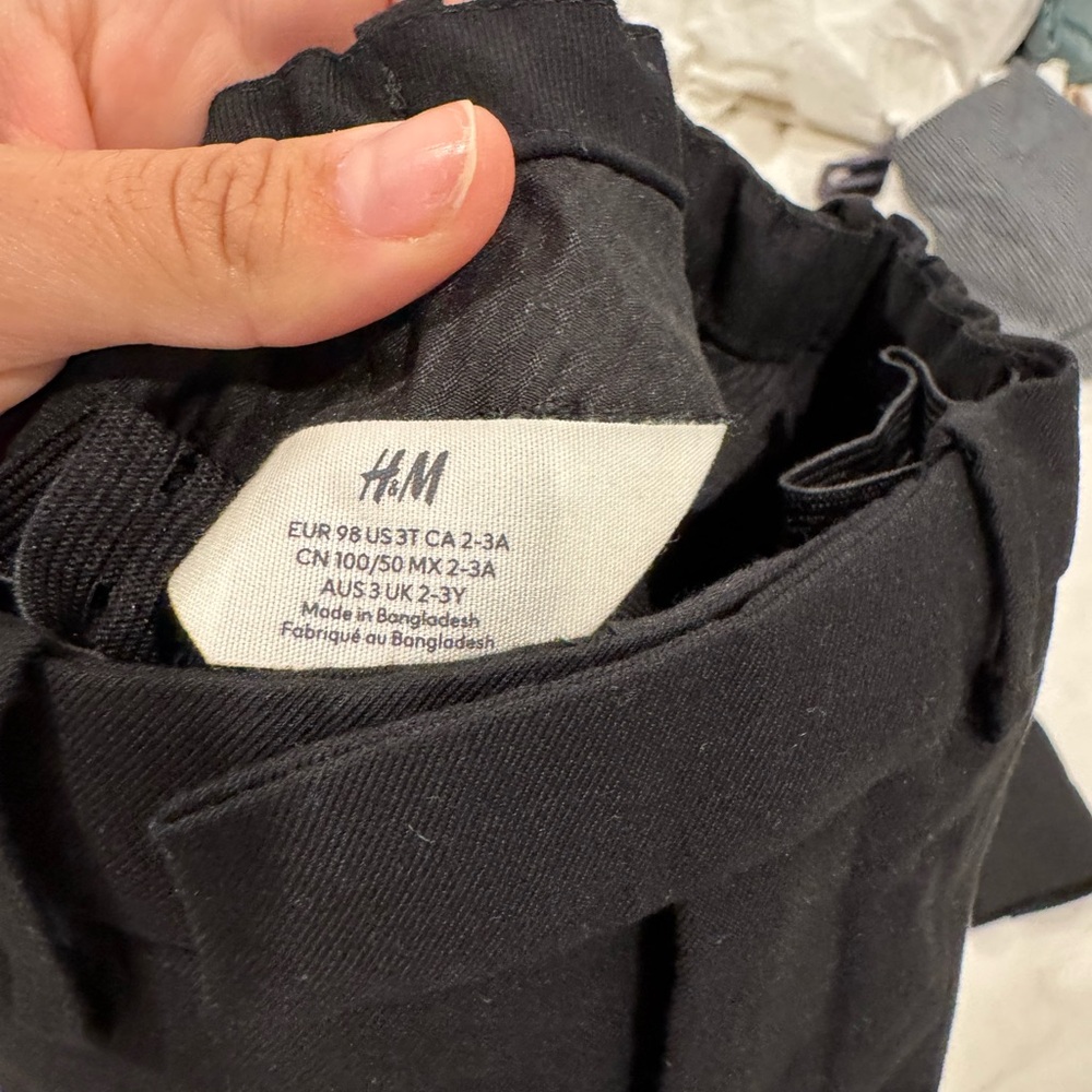 H&M Kids Black Blazer Set with tuxedo shirt - Picture 8 of 11